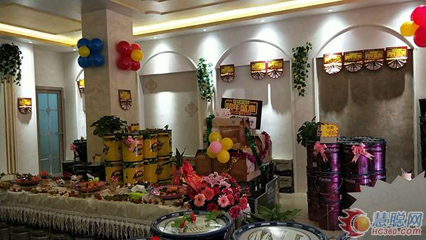 慧聰涂料網(wǎng)訊:?jiǎn)掏吣崴囆g(shù)涂料體驗(yàn)館重裝開(kāi)業(yè) 開(kāi)啟2018新篇章!