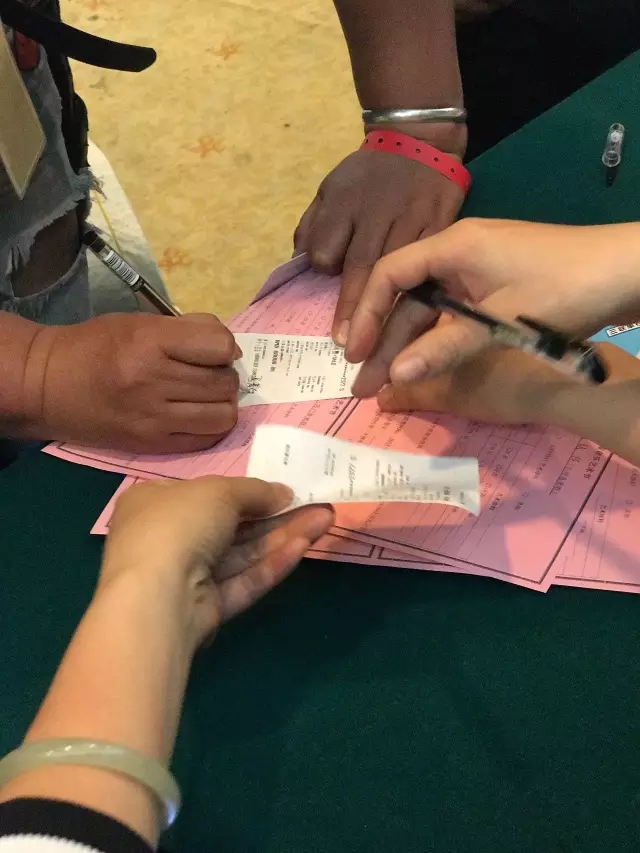 印象大師·草莓音樂藝術節現場簽約環節 印象大師·草莓音樂藝術節現場簽約環節