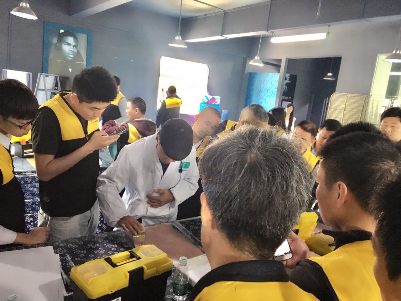 GIOVANNI喬瓦尼藝術涂料**工程師指導學員實操現場 GIOVANNI喬瓦尼藝術涂料**工程師指導學員實操現場